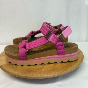 Reef Women's Cushion Rem Hi Malibu Platform Sandals Sz 7 CJ0220 Hot Pink Active